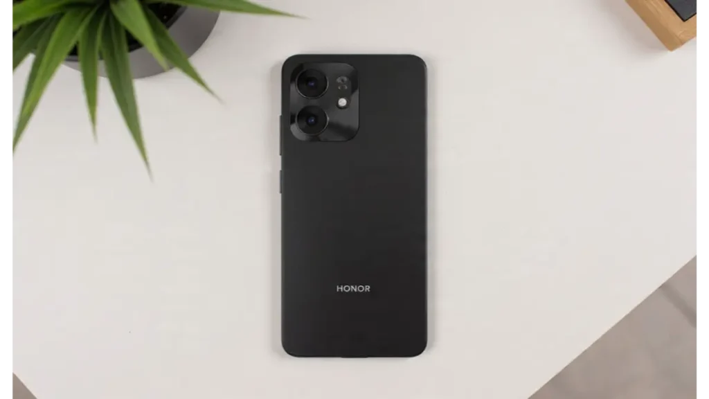 Honor X6d rear camera module and back panel design.