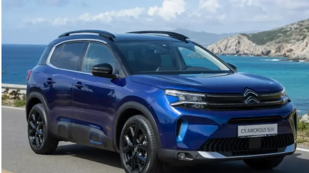 Side profile of Citroën C5 Aircross 2026 highlighting its unique European design.