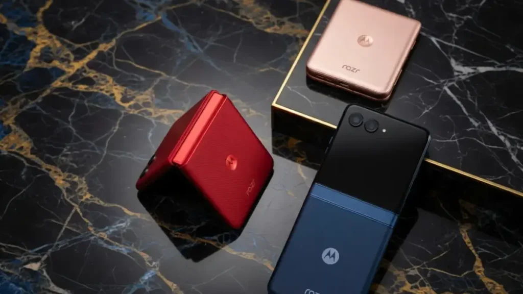 texture of Motorola Razr 70 on a stylish desk.