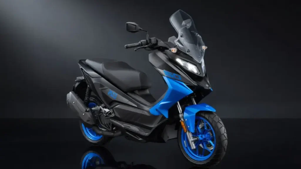 Side profile of Hero Xoom 160