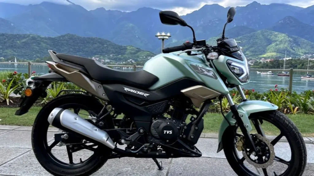 Side view of TVS Raider 125